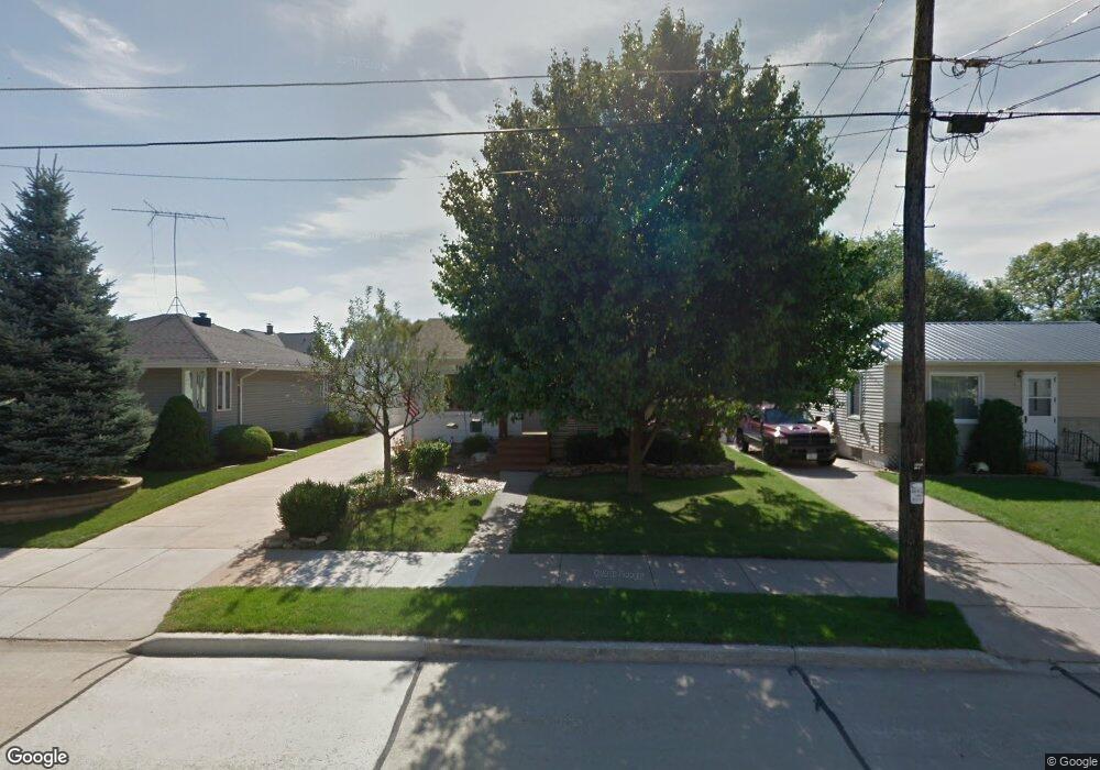 427 W 7th Ave, Oshkosh, WI 54902 - photo 1