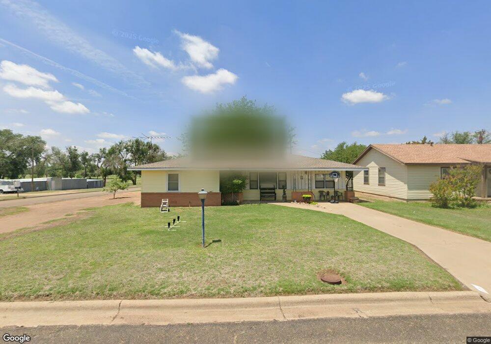 201 Zephyr St, Plainview, TX 79072 - photo 1