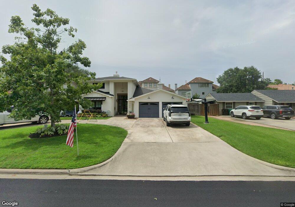7709 S Hunters Creekway Dr, Houston, TX 77055 - photo 1