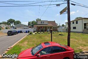 78 Vernon St, Sewaren, NJ 07077