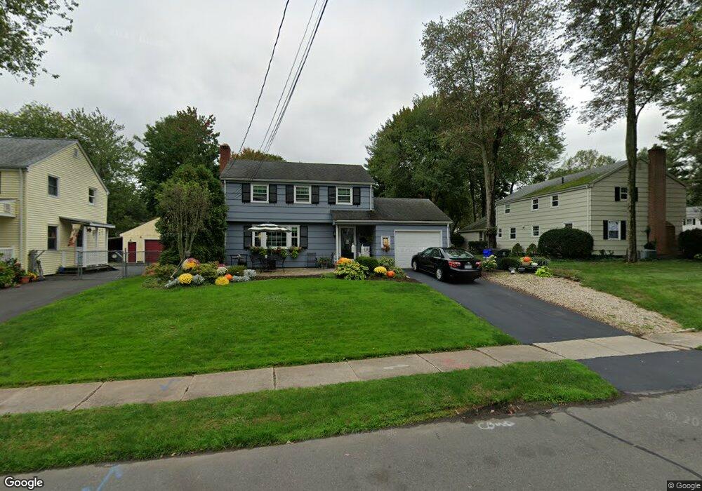 70 Shadow Ln, West Hartford, CT 06110 - photo 1