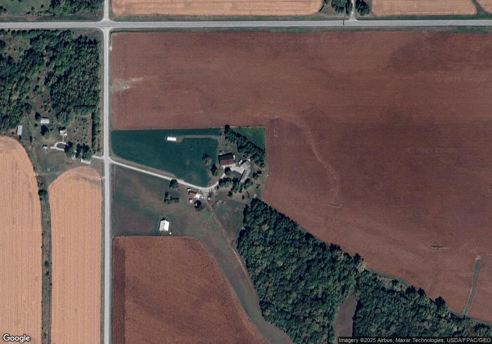 18462 147th St, Columbus Junction, IA 52738 - photo 1