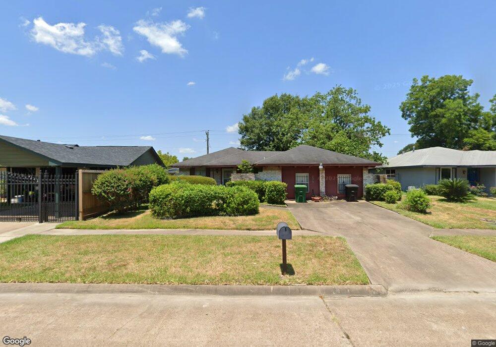 9007 Donley Dr, Houston, TX 77088 - photo 1