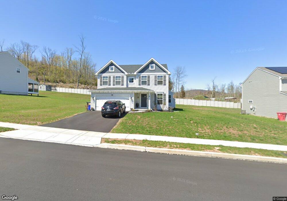 11 Ladderback Ln unit 2, Reading, PA 19606 - photo 1