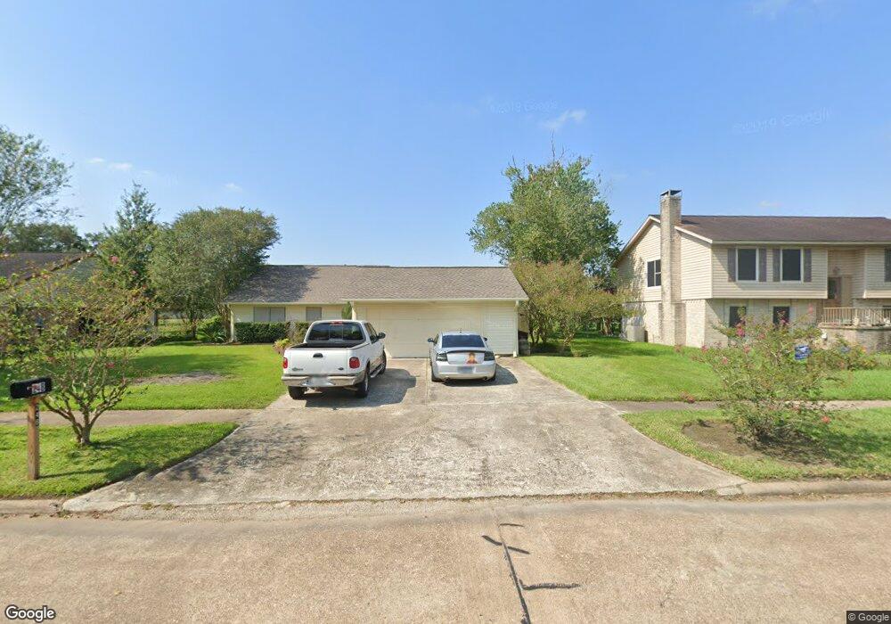 248 E Castle Harbour Dr, Friendswood, TX 77546 - photo 1