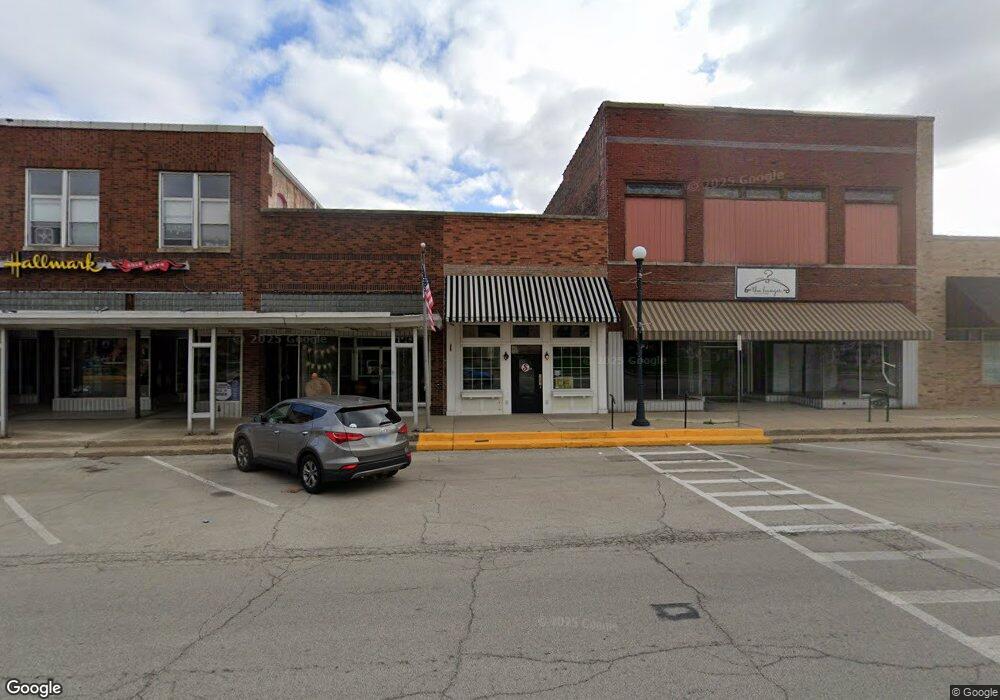 614 Broadway St, Lincoln, IL 62656 - photo 1