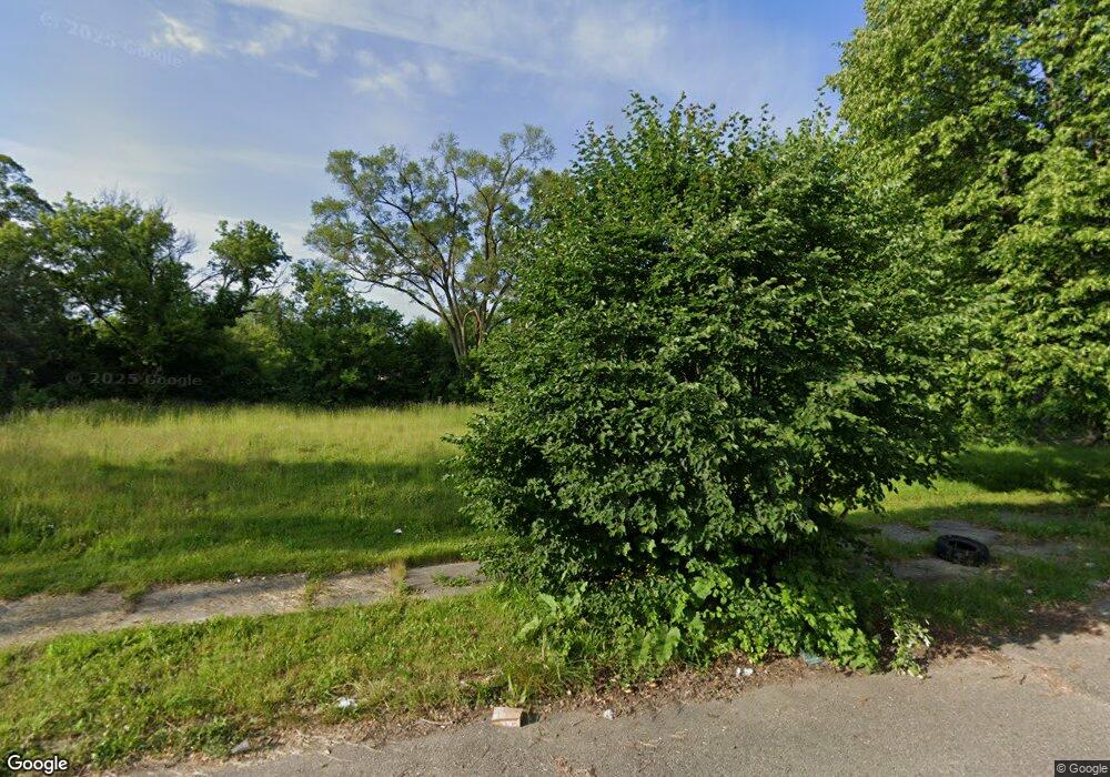 134 E Holbrook Ave, Flint, MI 48505 - photo 1