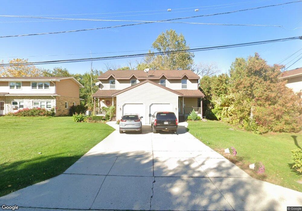 N91W16610 Pershing Ave, Menomonee Falls, WI 53051 - photo 1