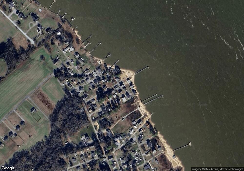 390 Garnett Ln, Dunnsville, VA 22454 - photo 1