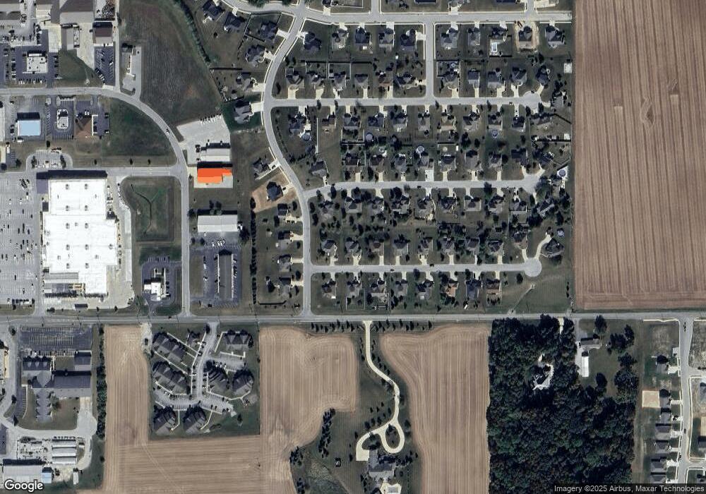 327 Homestead Ct, Bluffton, IN 46714 - photo 1