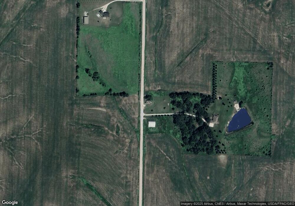 2422 W 4th St S, Newton, IA 50208 - photo 1