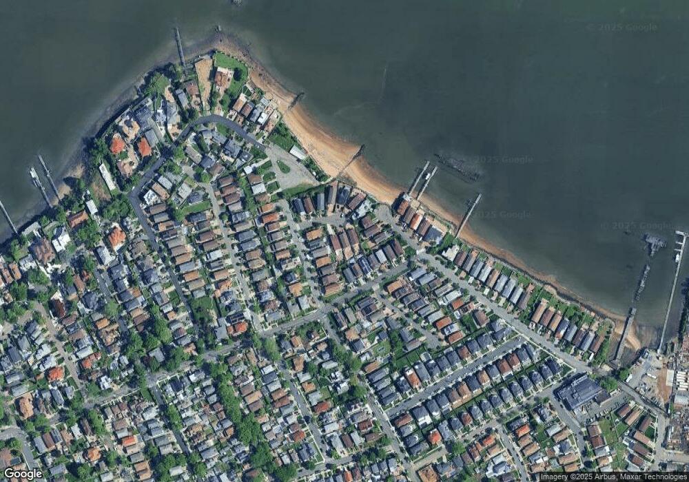 15016 Waterside Ct, Whitestone, NY 11357 - photo 1