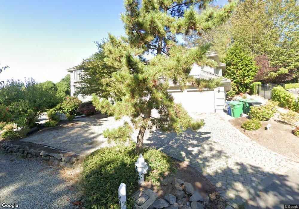 8136 W Mercer Way, Mercer Island, WA 98040 - photo 1