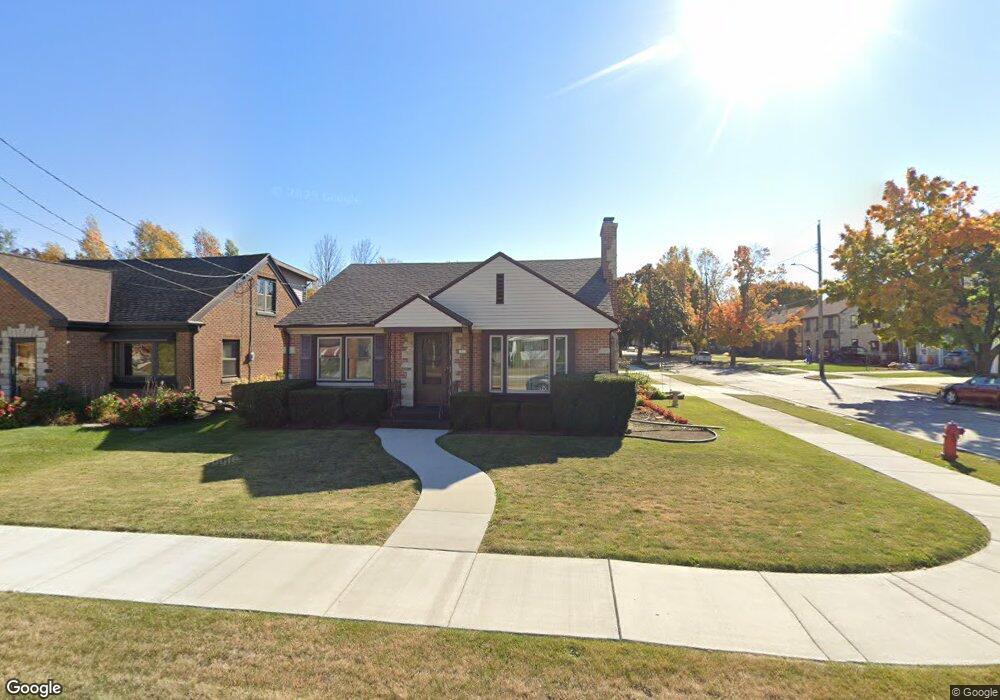 1513 Waldo Blvd, Manitowoc, WI 54220 - photo 1