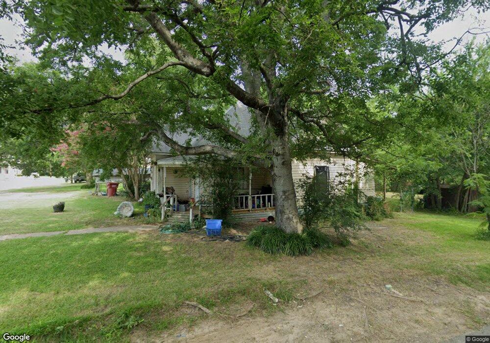 902 S 5th St, Bonham, TX 75418 - photo 1