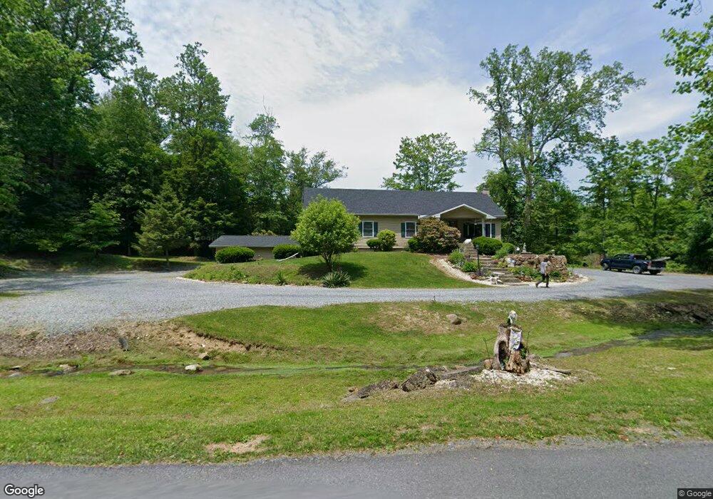 3943 Lovers Ln, Slatington, PA 18080 - photo 1