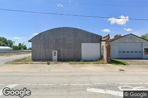 100 W 3rd St, Saint Peter, IL 62880