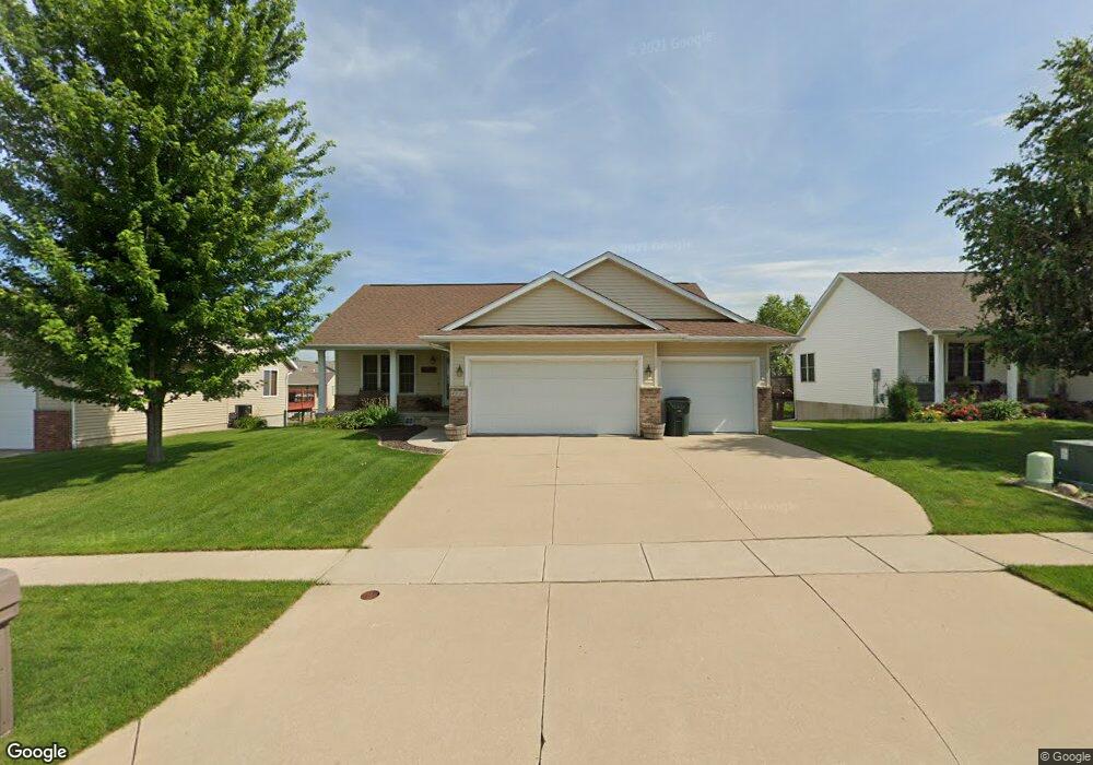 4008 Banar Ave SW, Cedar Rapids, IA 52404 - photo 1