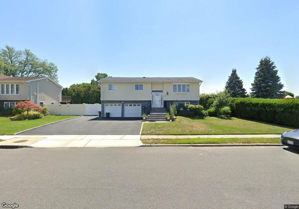 29 Evelyn Dr, Bethpage, NY 11714 - photo 1