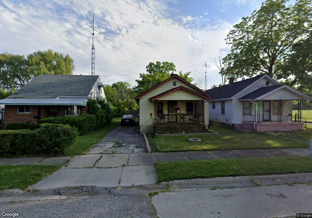 729 E Lorado Ave, Flint, MI 48505 - photo 1
