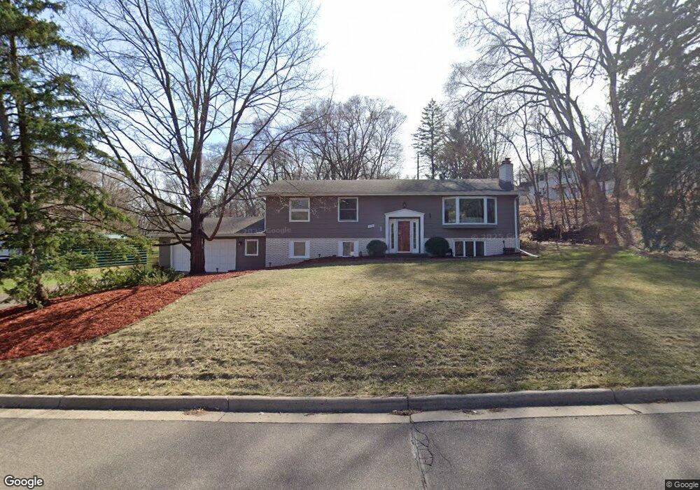 14561 Crestview Ln, Minnetonka, MN 55345 - photo 1