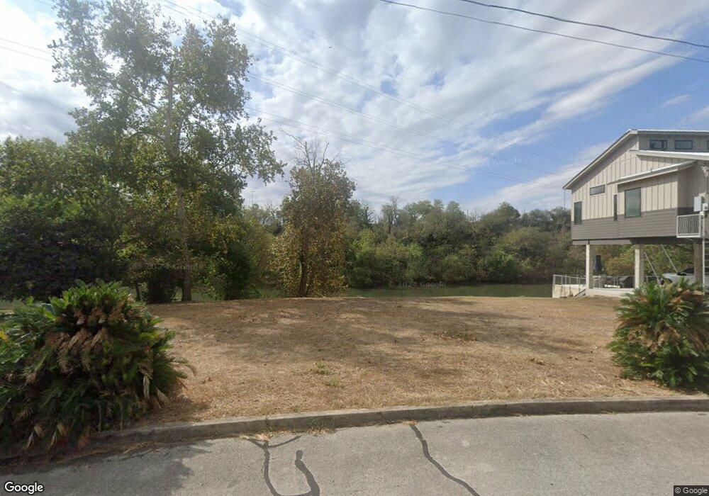 1142 Hillcrest Dr, New Braunfels, TX 78130 - photo 1