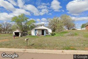 613 N 6th St, Sayre, OK 73662