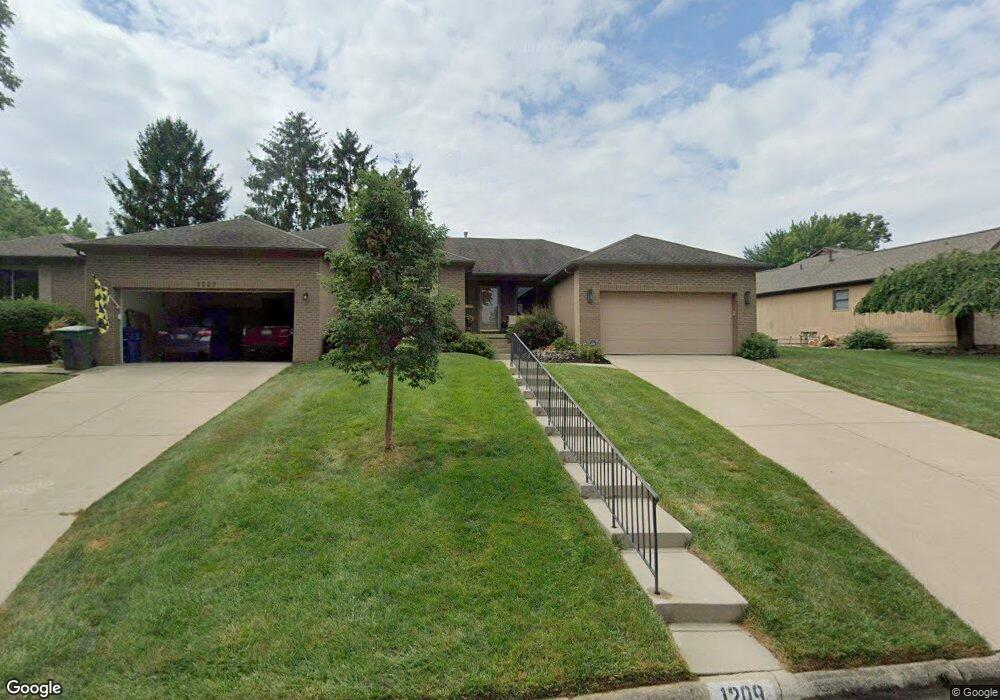 1209 Langland Dr unit 1209, Columbus, OH 43220 - photo 1