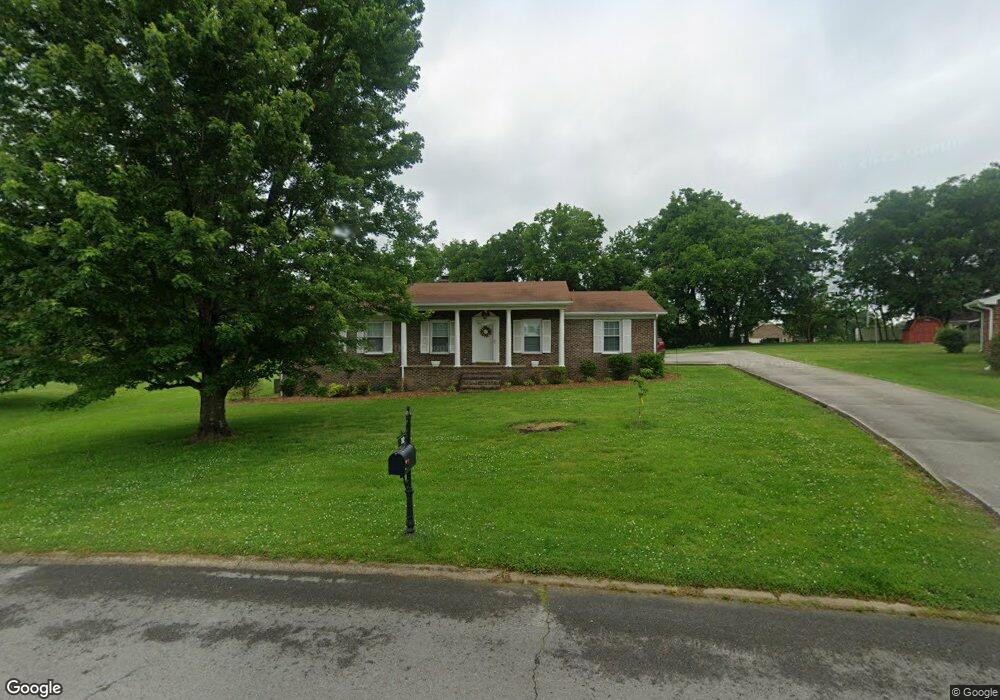 702 Dow Dr, Shelbyville, TN 37160 - photo 1