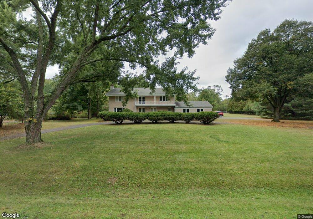 7132 Meadowlake Rd, Bloomfield Hills, MI 48301 - photo 1