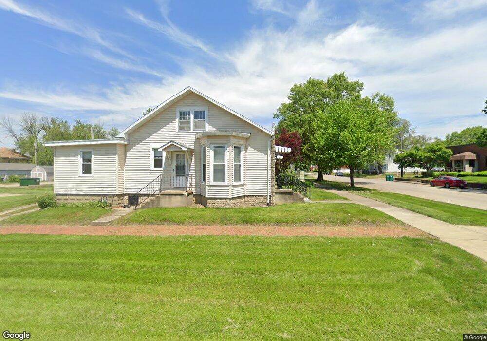 421 S 17th St, Mattoon, IL 61938 - photo 1