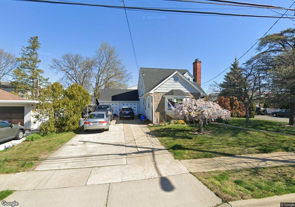 51 New York Ave, Rockville Centre, NY 11570 - photo 1