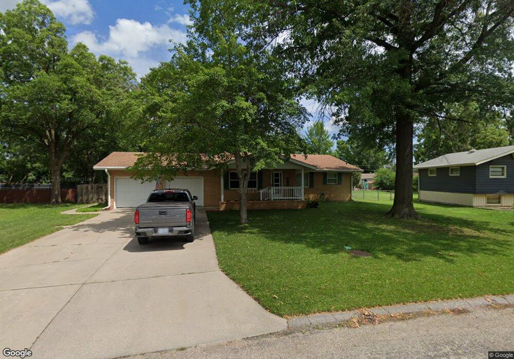 1314 Lyndon Rd, McPherson, KS 67460 - photo 1