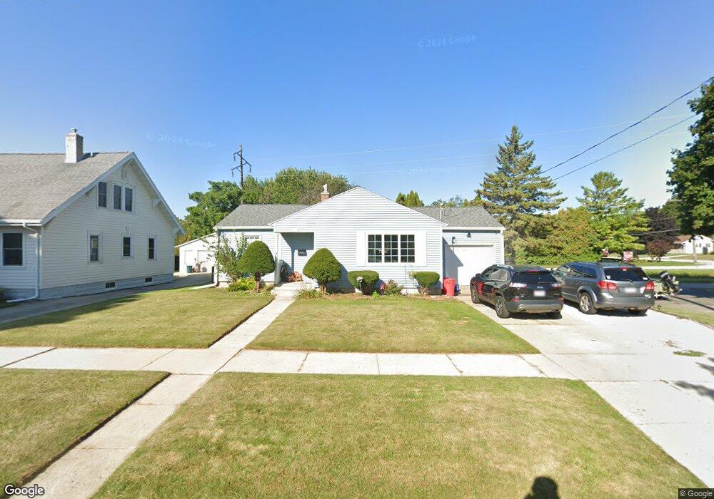 956 N 22nd St, Manitowoc, WI 54220 - photo 1