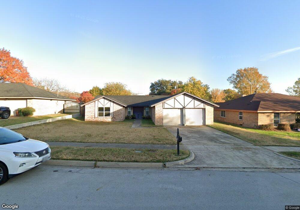 748 Springhill Dr, Hurst, TX 76054 - photo 1