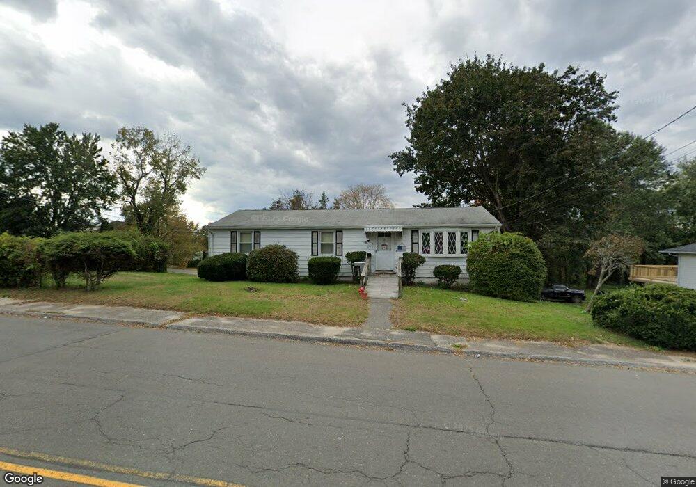 608 Oronoke Rd, Waterbury, CT 06708 - photo 1