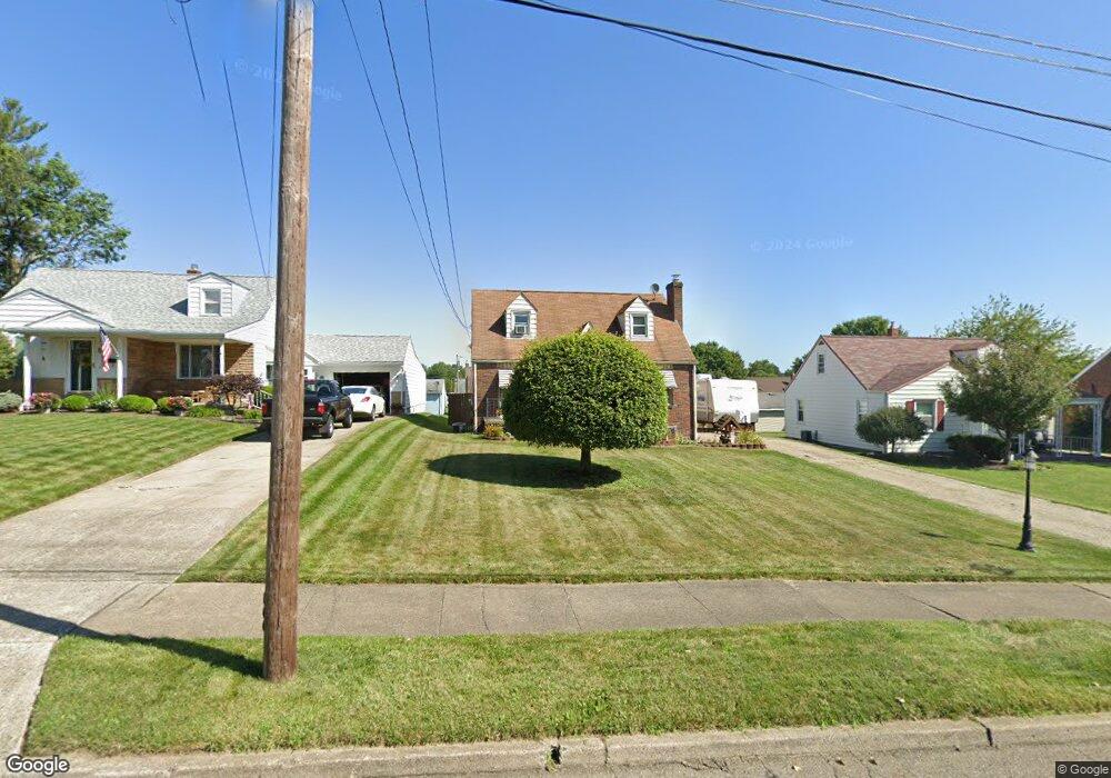 525 W Wilson St, Struthers, OH 44471 - photo 1