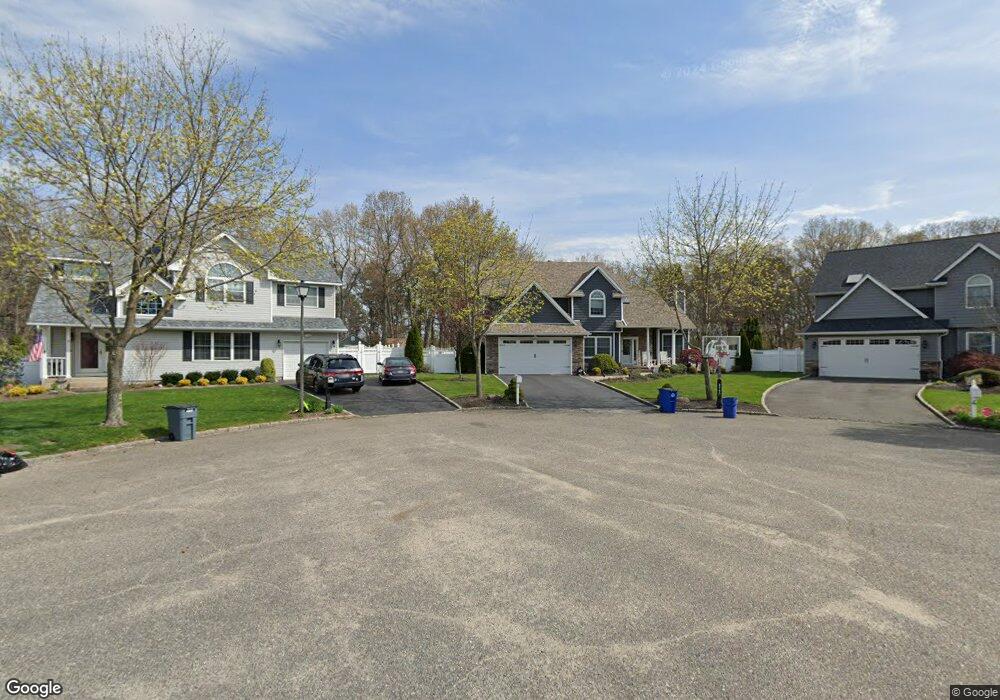 6 Cameron Ct, ComMacK, NY 11725 - photo 1