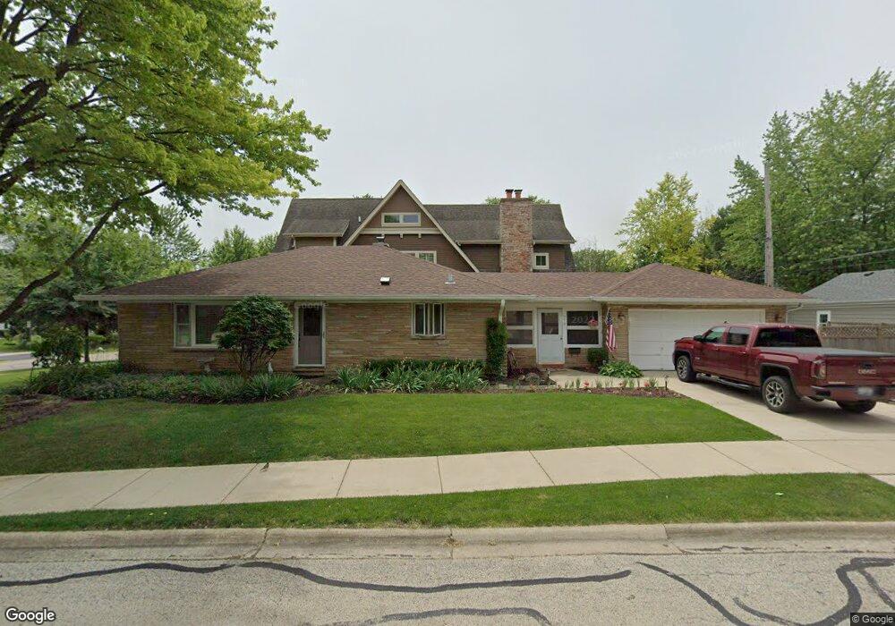 210 W 13th Ave, Naperville, IL 60563 - photo 1
