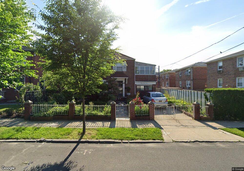 2814 146th St, Flushing, NY 11354 - photo 1