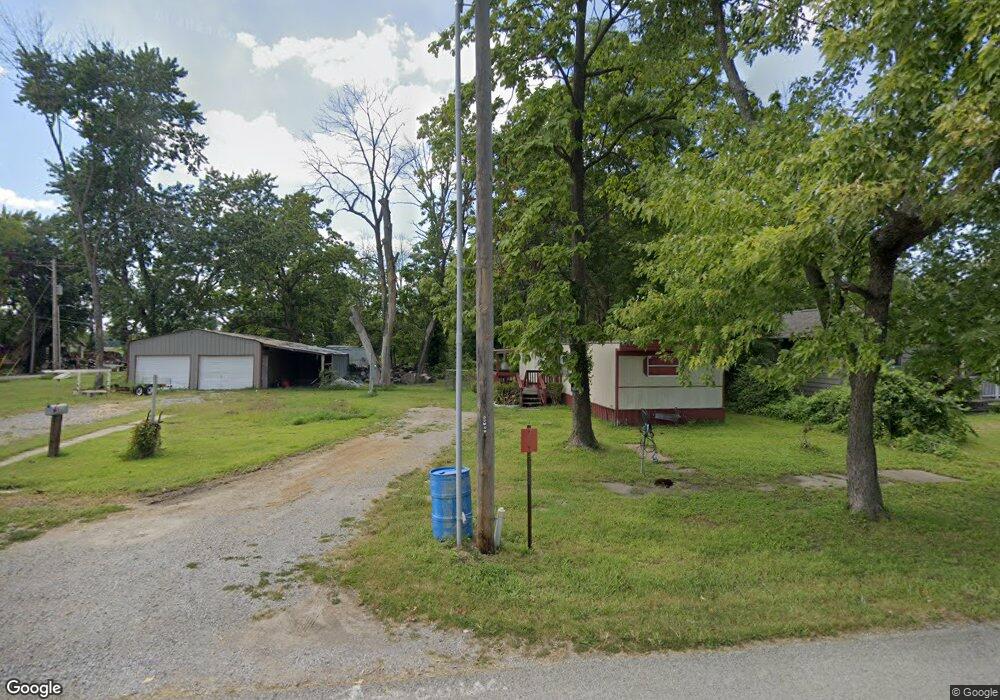 805 N Webster St, Harrisburg, IL 62946 - photo 1