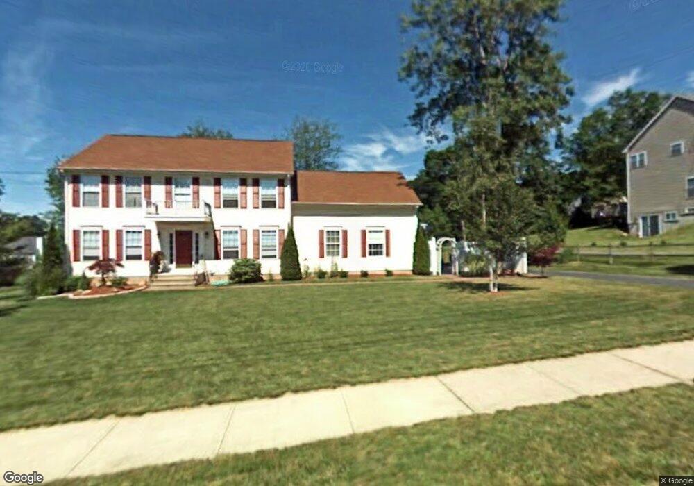 114 Sky View Cir, Hamden, CT 06514 - photo 1