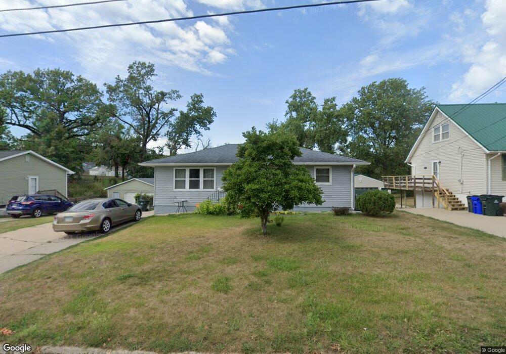 1153 28th St SE, Cedar Rapids, IA 52403 - photo 1