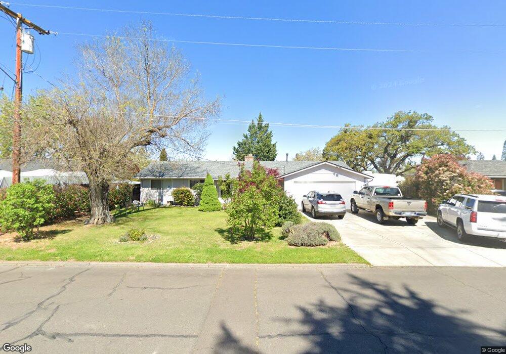 627 Hazel St, Central Point, OR 97502 - photo 1