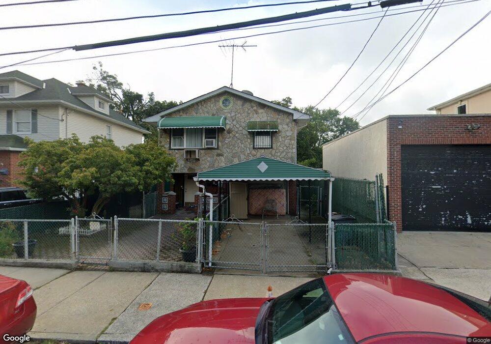 164-12 75th Rd unit 2nd Fl, Fresh Meadows, NY 11366 - photo 1