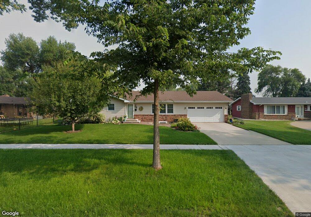 70 S Woodcrest Dr N, Fargo, ND 58102 - photo 1