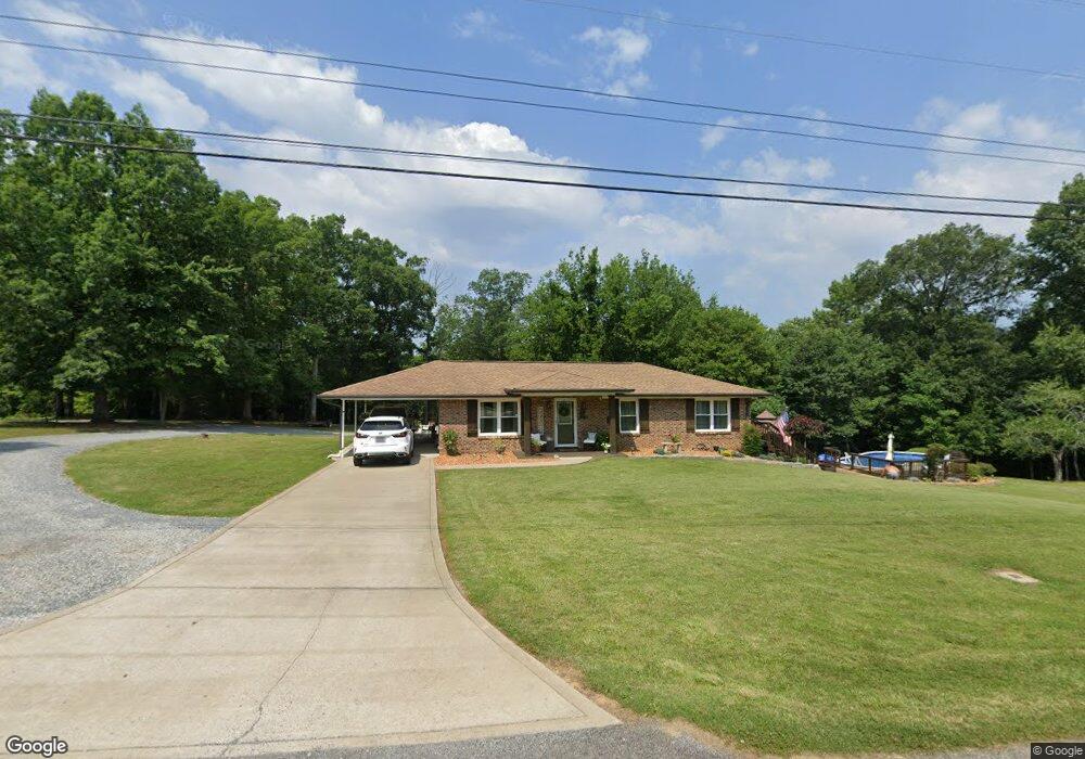 175 Carl Taylor Rd, Tennessee Ridge, TN 37178 - photo 1