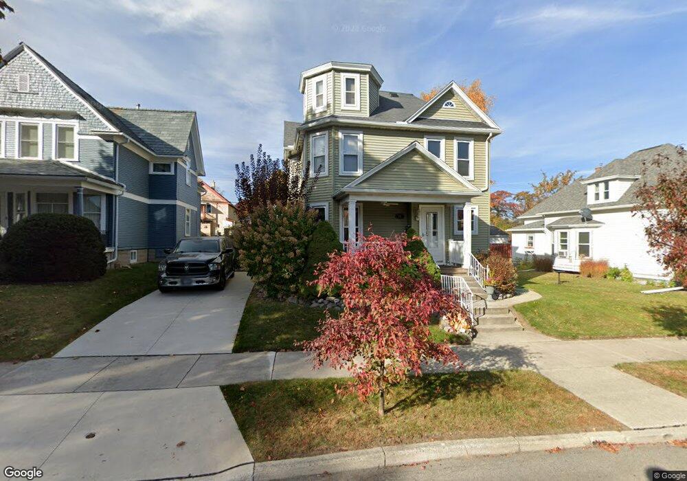 932 N 13th St, Manitowoc, WI 54220 - photo 1