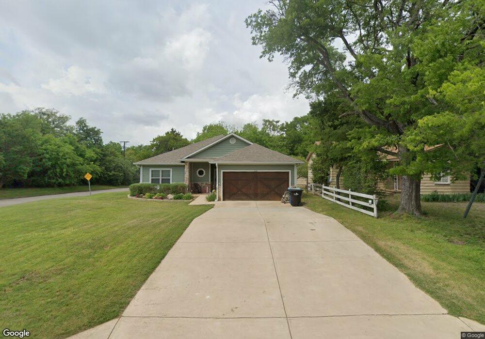1121 Woodlawn Blvd, Denison, TX 75020 - photo 1