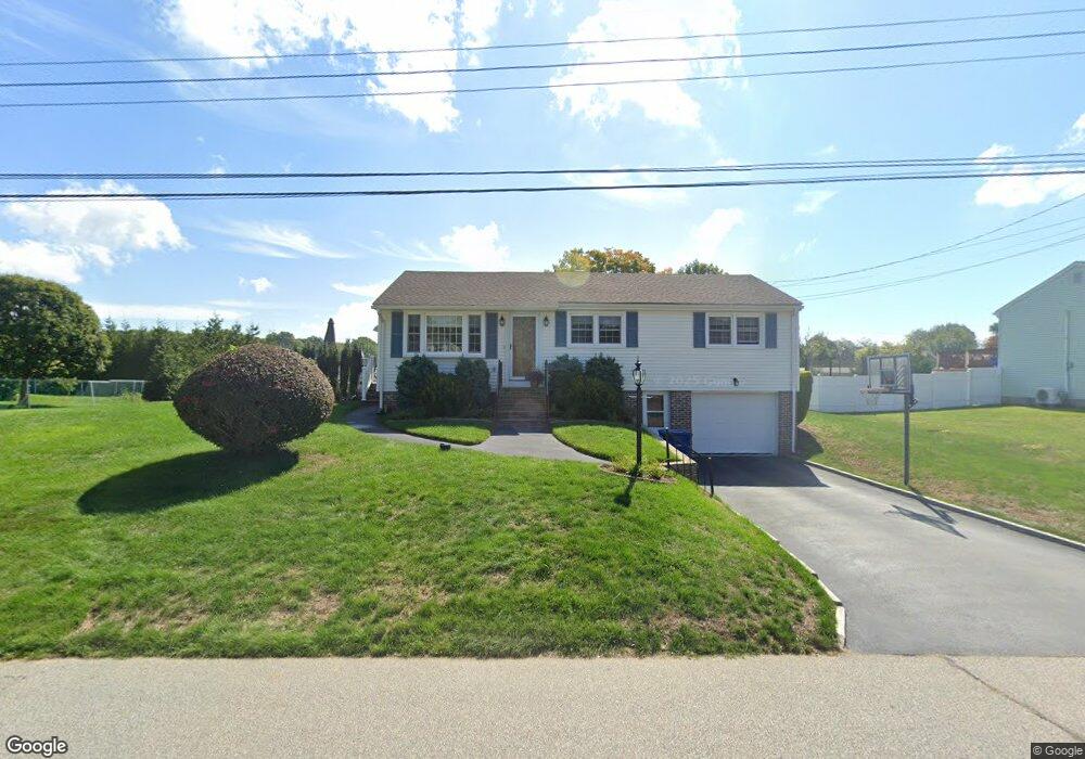 14 Marlin Dr, Pawcatuck, CT 06379 - photo 1